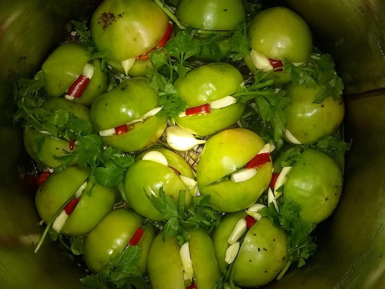 Как заквасить помидоры зеленые: подготовка, тара, рецепты, хранение
