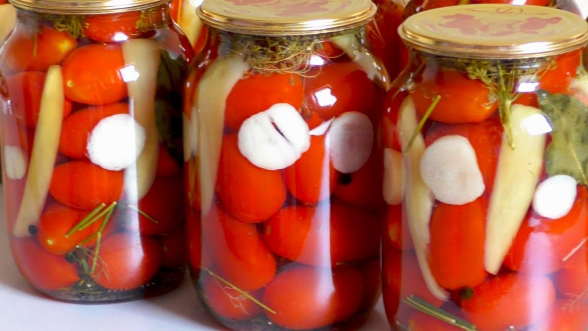 Маринованные помидоры на зиму - самые вкусные рецепты