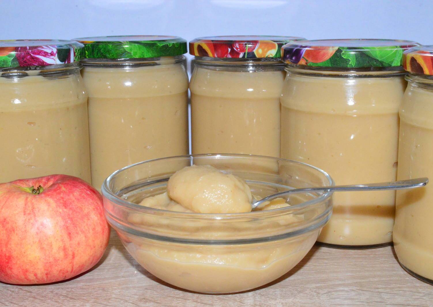 Оригинальный рецепт яблочного пюре «неженка» на зиму