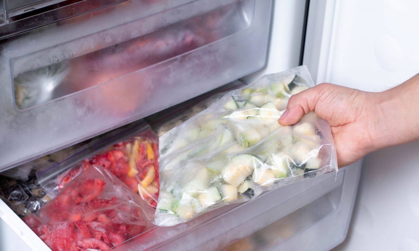 Как заморозить грибы на зиму в домашних условиях в холодильнике или морозилке