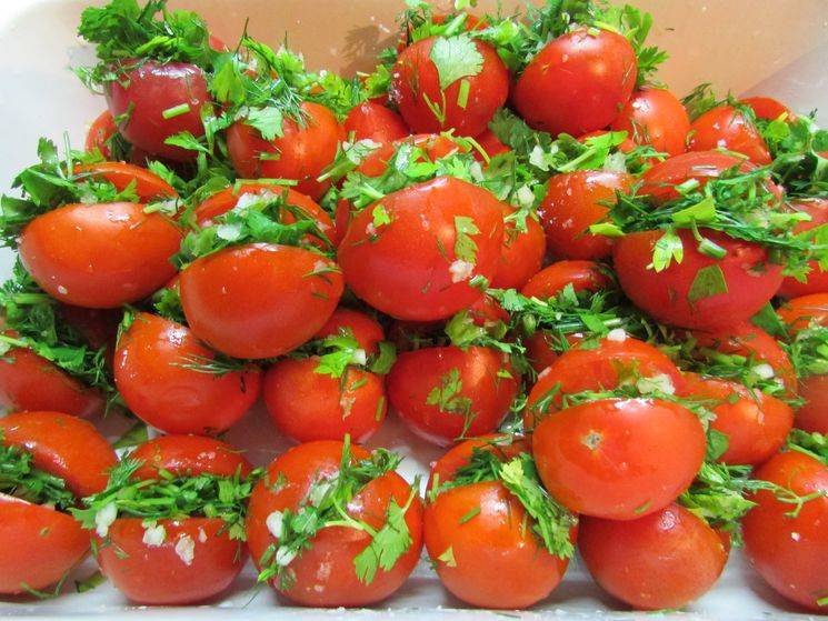 Маринованные помидоры на зиму - очень вкусные и сладкие
