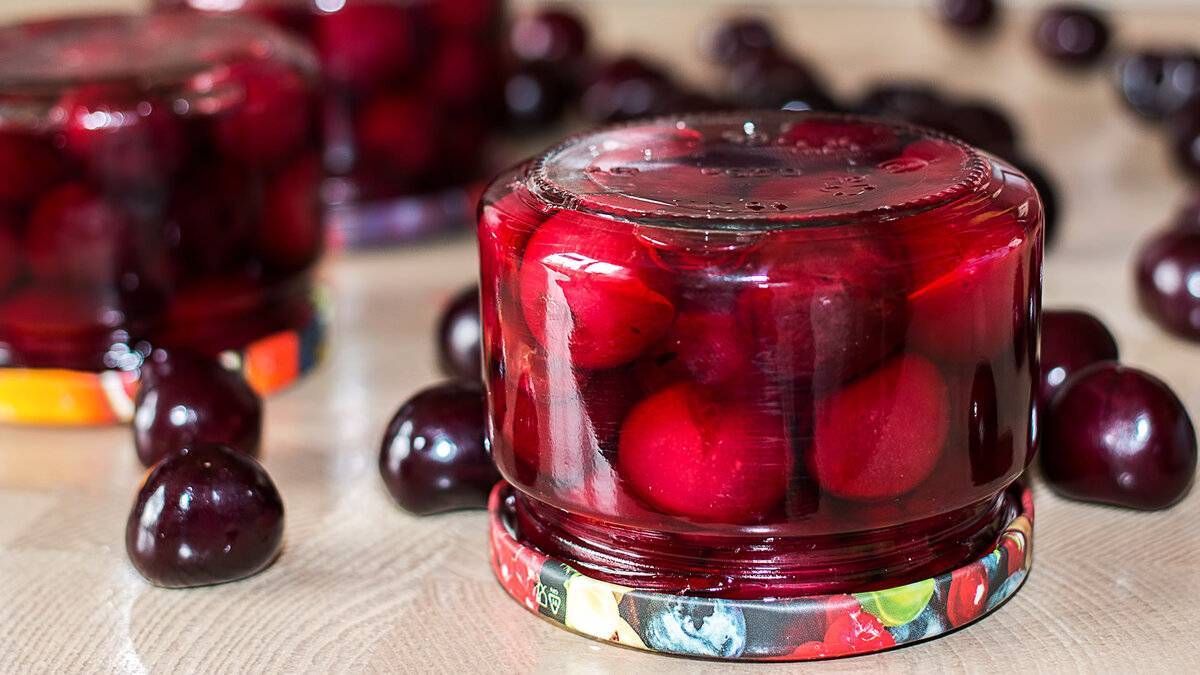 Компот из вишни на зиму: 10 простых, новых и очень вкусных рецептов приготовления