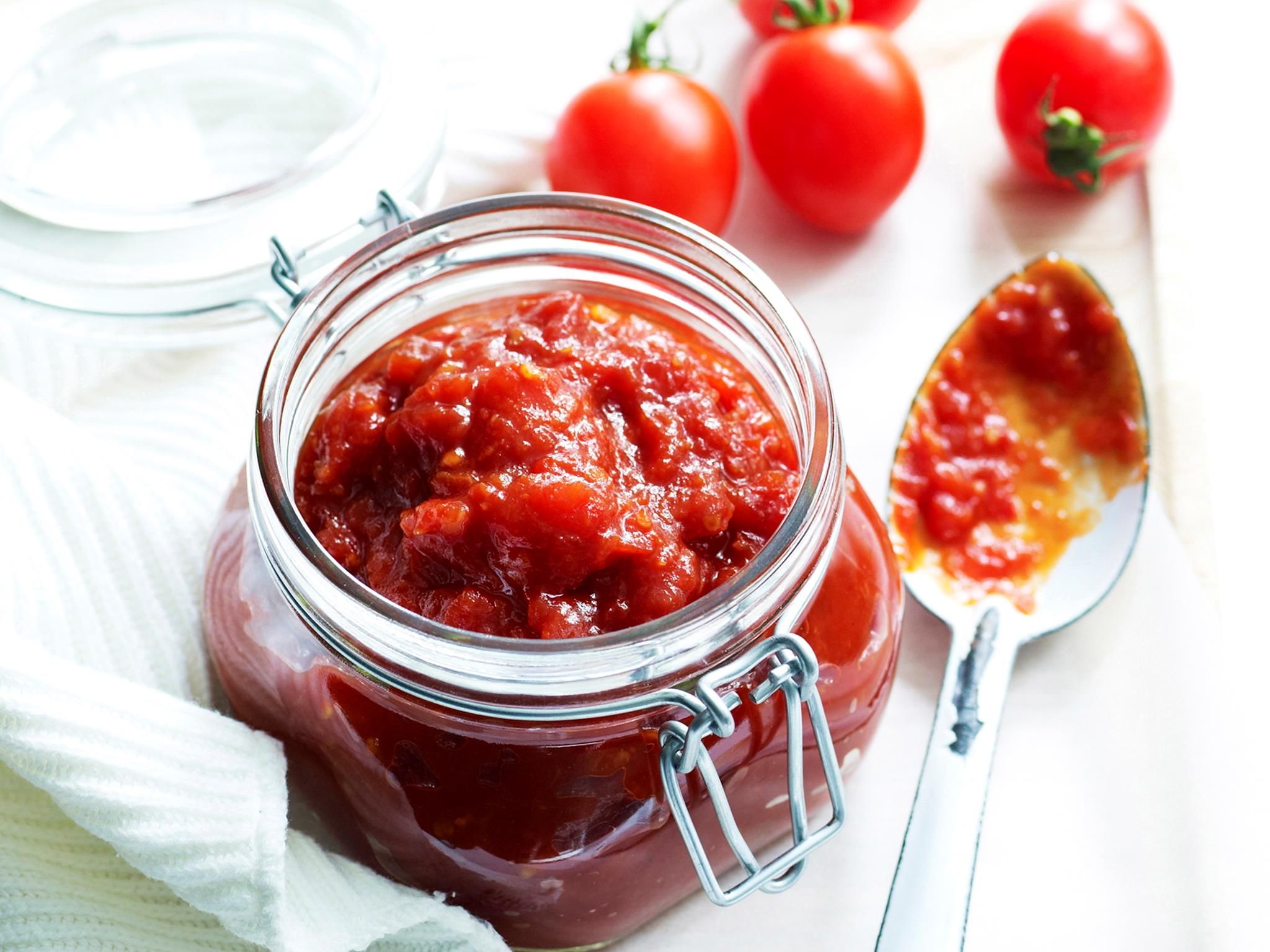 Сырая аджика из помидор и чеснока на зиму без варки: пп-рецепты с фото