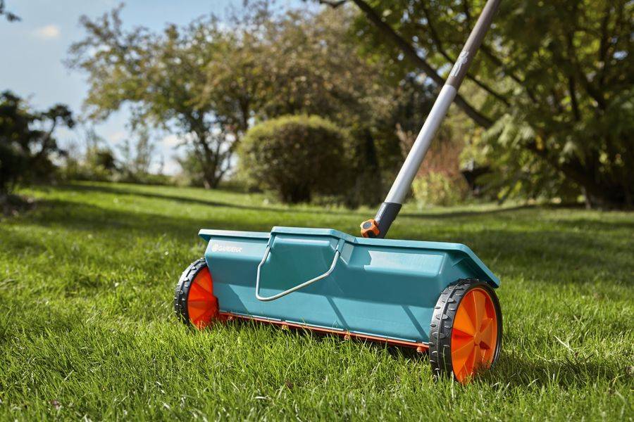 Сеялка для газона своими руками: ручная машина для посева с перекрёстным рассеиванием семян, оборудование для удобрения газонных трав