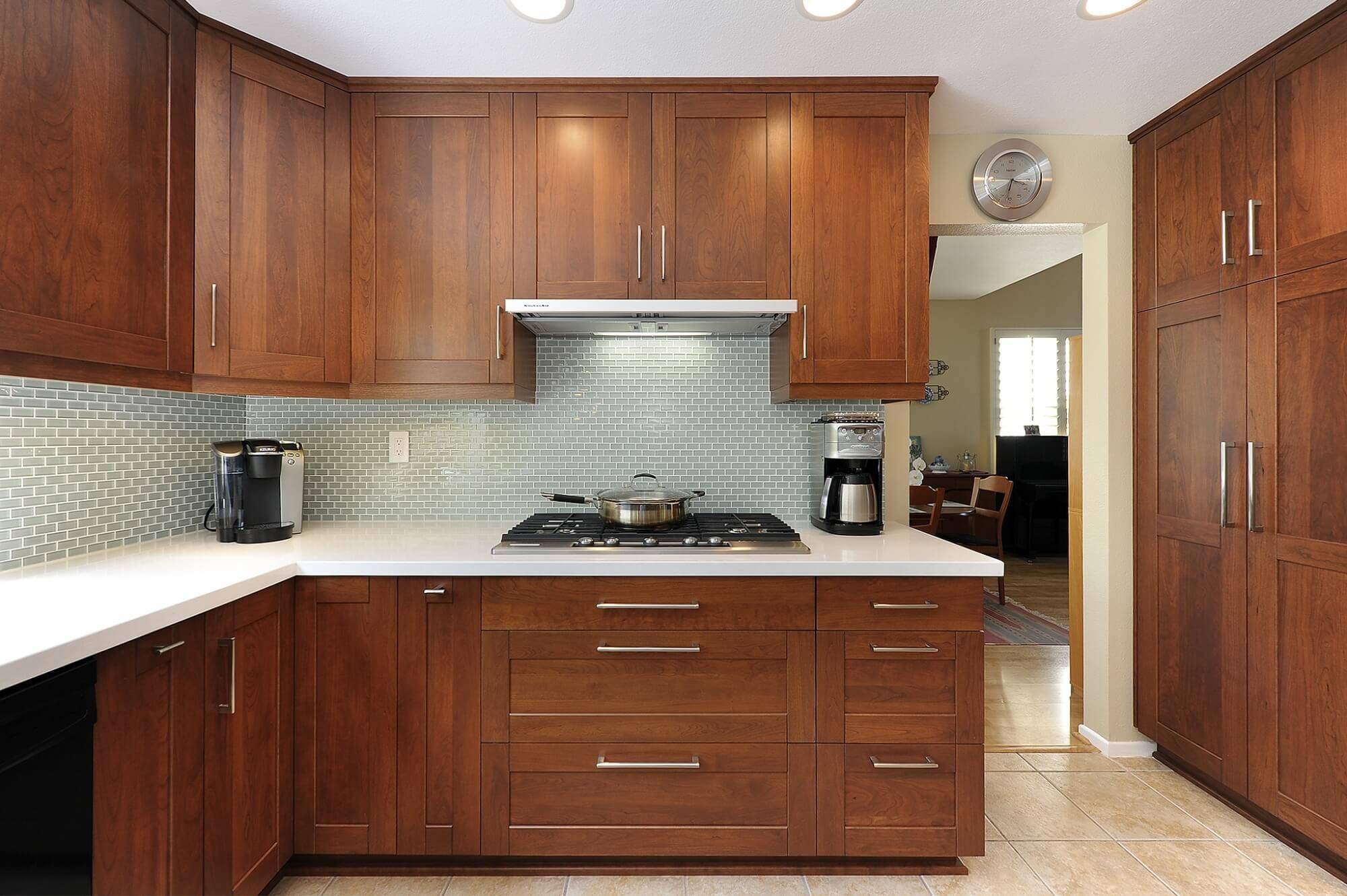 Кухонный гарнитур для маленькой кухни: 110 фото и 5 шагов к правильному выбору