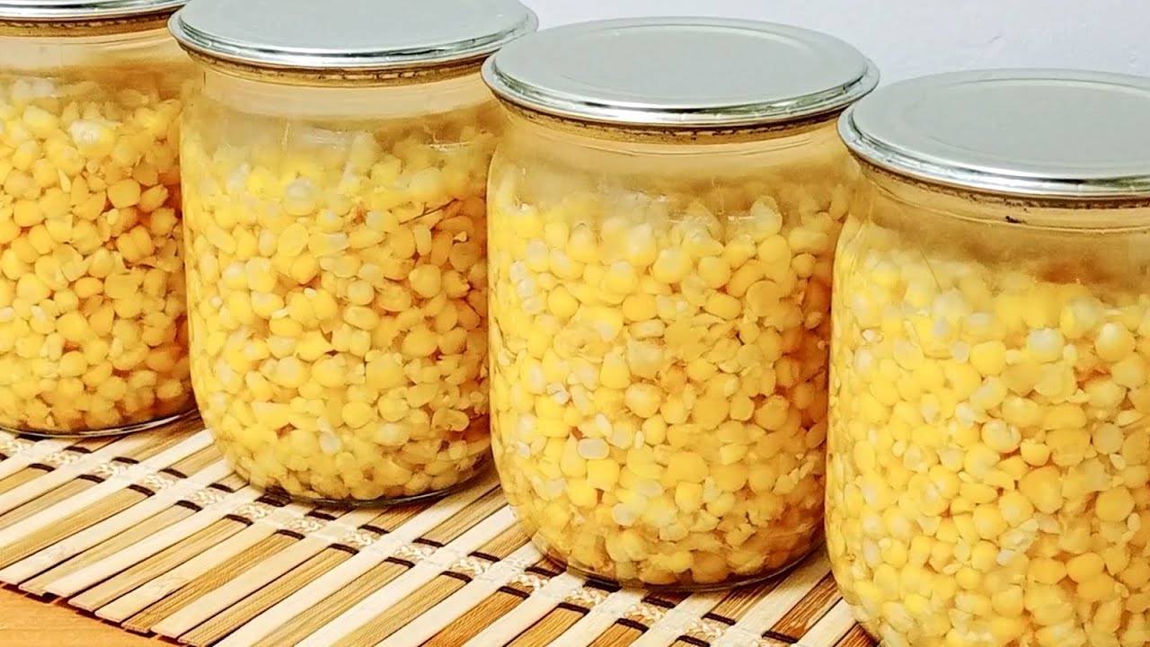Как консервировать кукурузу в початках и зернами в домашних условиях на зиму, рецепты со стерилизацией и без