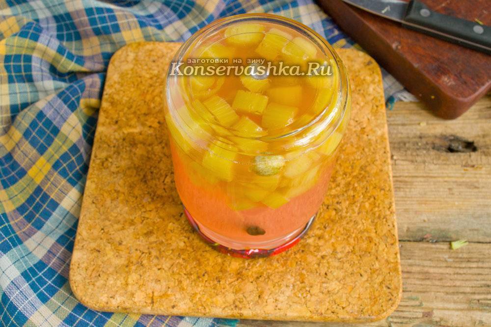 Компот из ревеня: как приготовить напиток из овоща и яблок, черешни, изюма, рецепты заготовки полезного питья на зиму