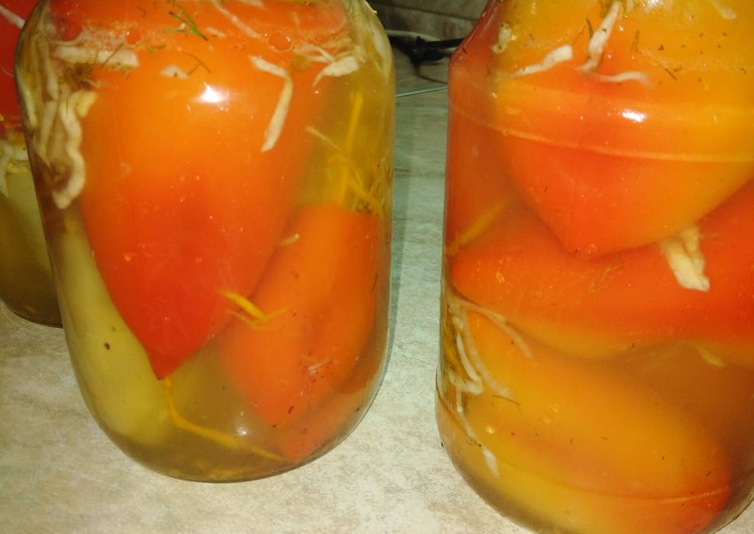 Перец фаршированный капустой и морковью на зиму: рецепты, видео