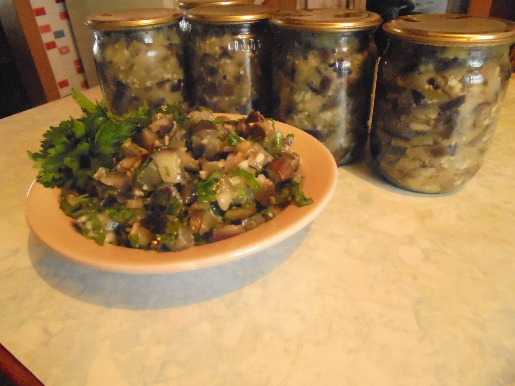 Маринованные баклажаны быстрого приготовления с чесноком и зеленью