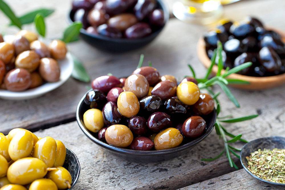 Маслины и оливки - в чем разница, где растут, польза, норма в день