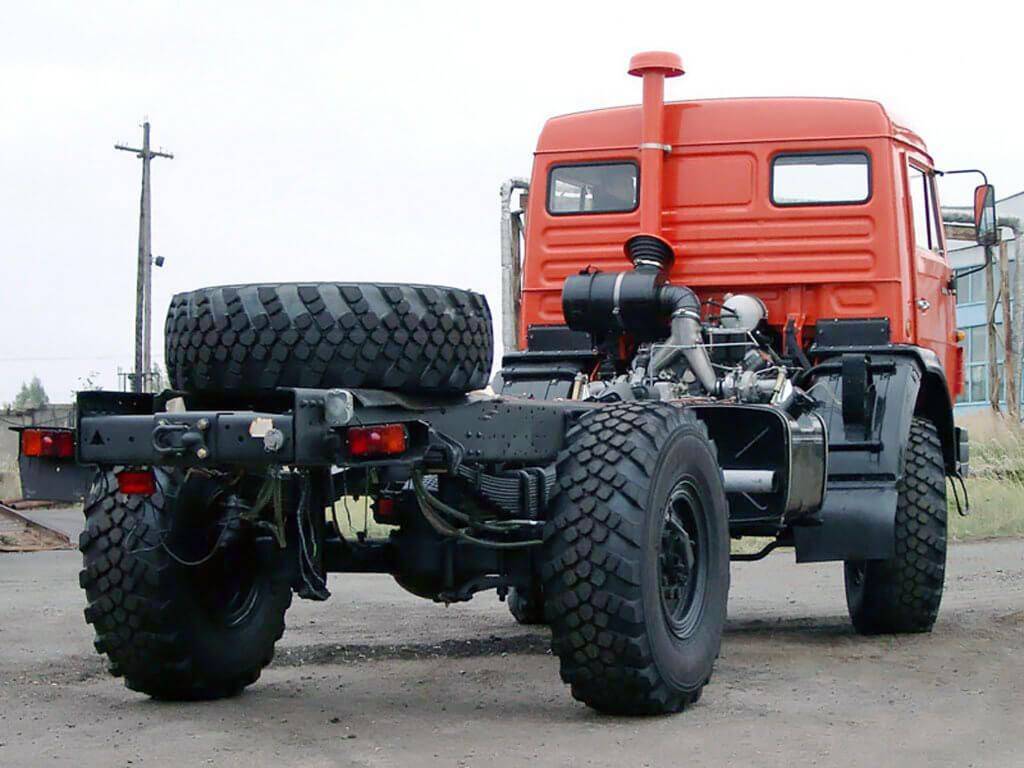 Полноприводной двухосный грузовой автомобиль камаз-4326
