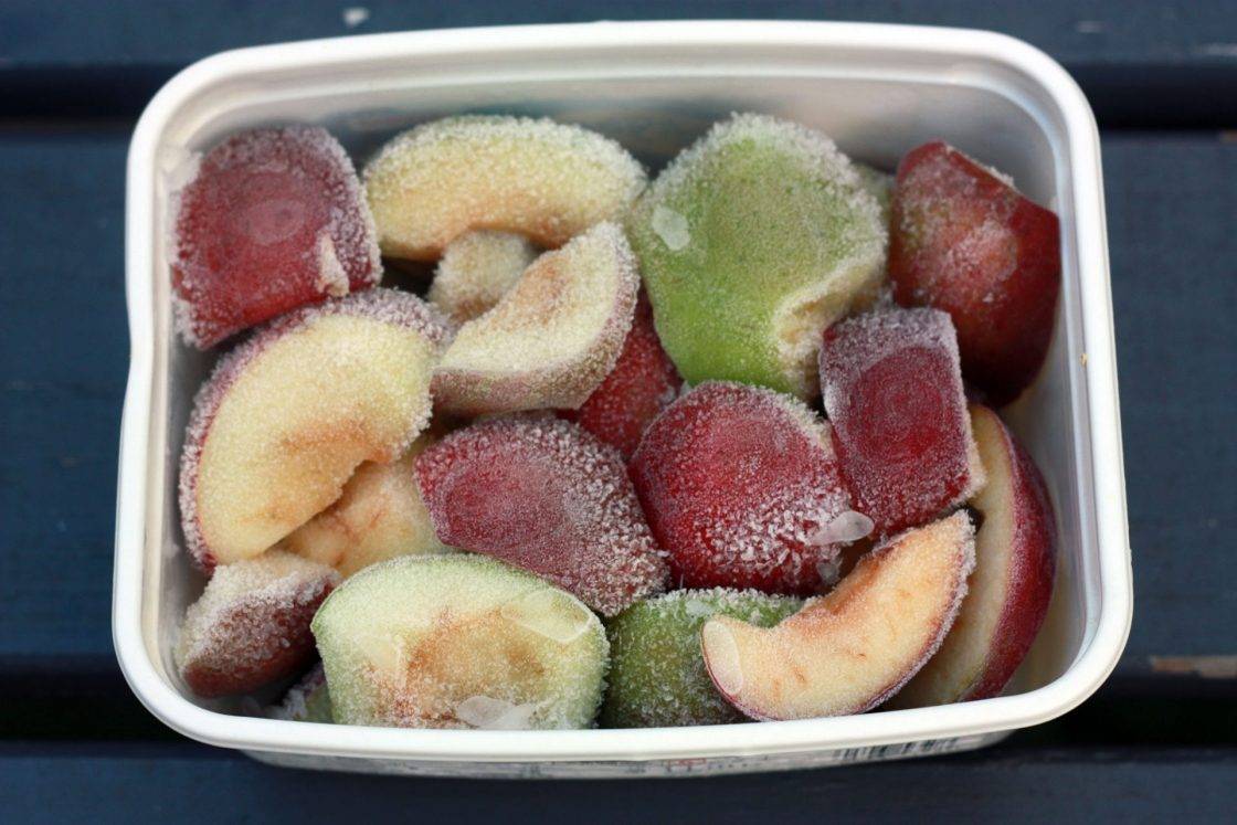 Как правильно заморозить яблоки на зиму в морозилке: основные способы заморозки » сусеки