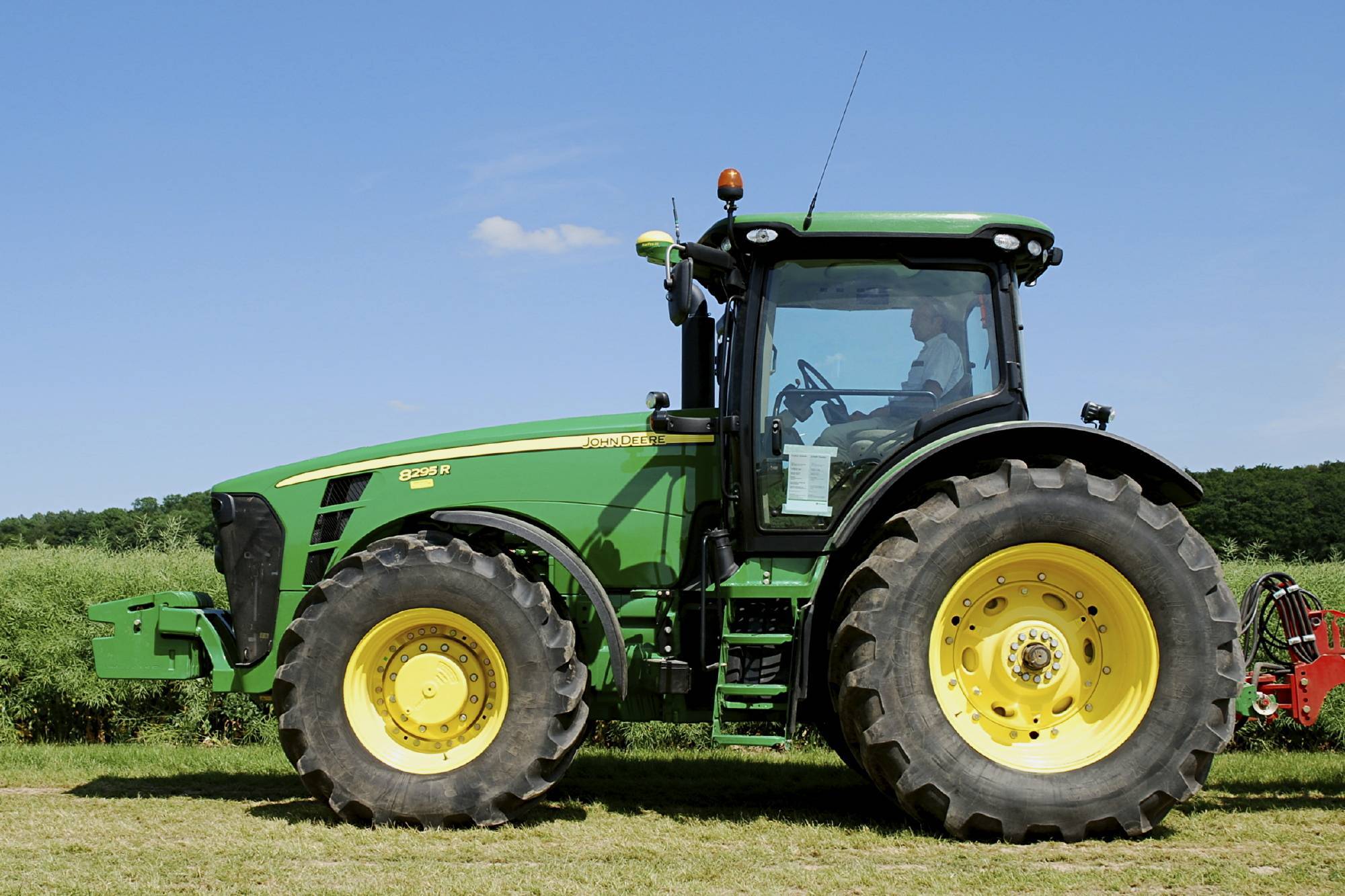 Востребованный трактор John Deere 8295 R технические характеристики