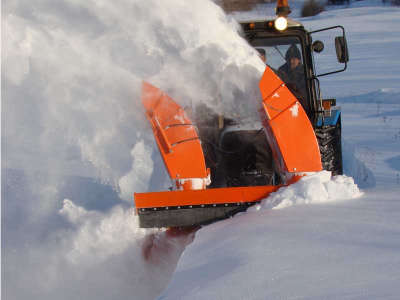 Снегоуборочная машина для дома: виды, производители и особенности выбора