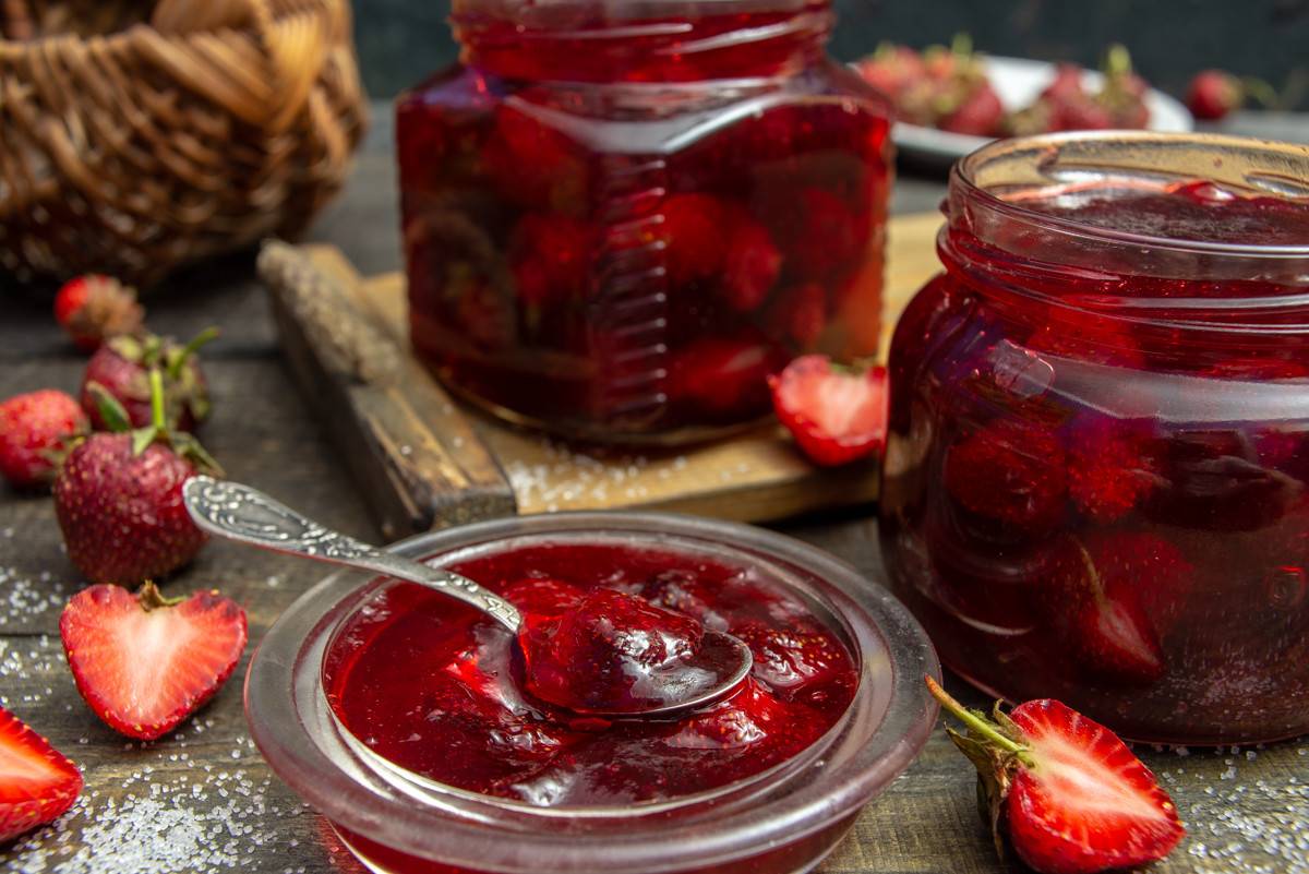 Варенье из клубники с целыми ягодами пятиминутка на зиму - рецепт с фото пошагово