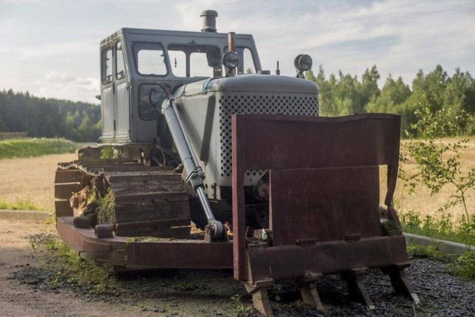 Советский промышленный гусеничный трактор т-100: технические характеристики, производитель