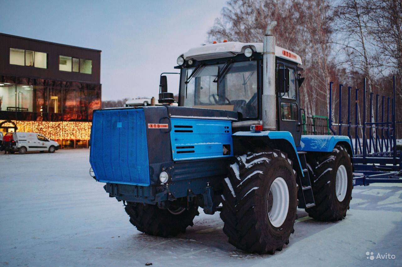 Трактор хтз-17221 для обработки сельскохозяйственных угодий