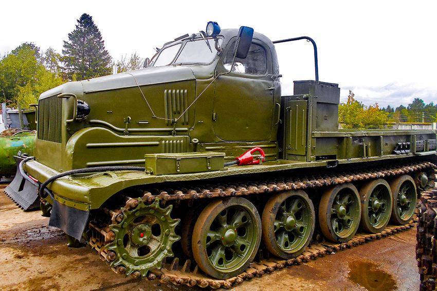 65-летняя история и модель артиллерийского тягача