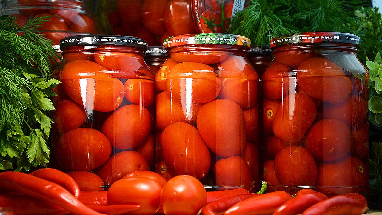 Соленые помидоры на зиму с корицей