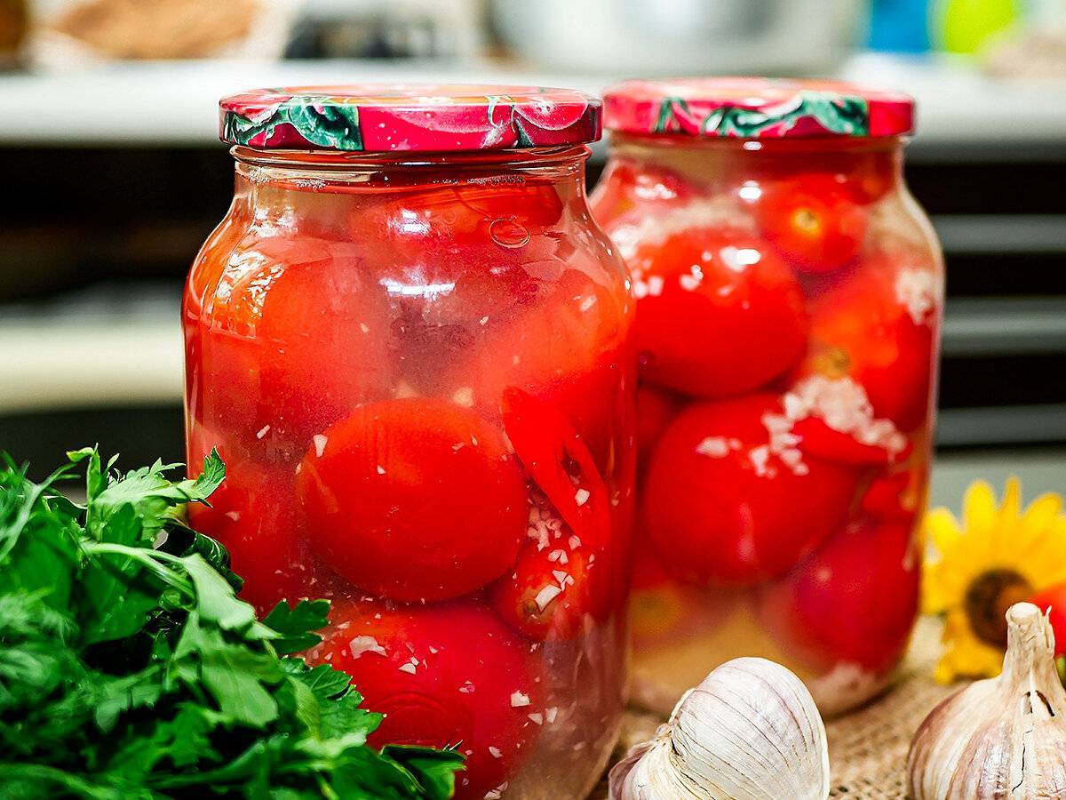Сладкие помидоры с очень вкусным рассолом на зиму. рецепты на трехлитровую и литровую банки