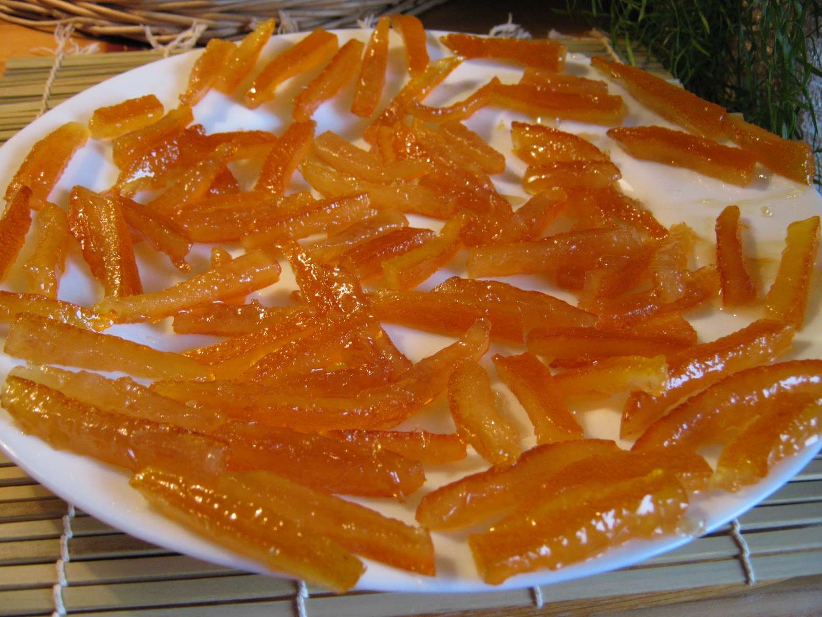 Цукаты из апельсинов – полезная сладость для взрослых и детей. рецепты цукатов из апельсина и выпечки с ними