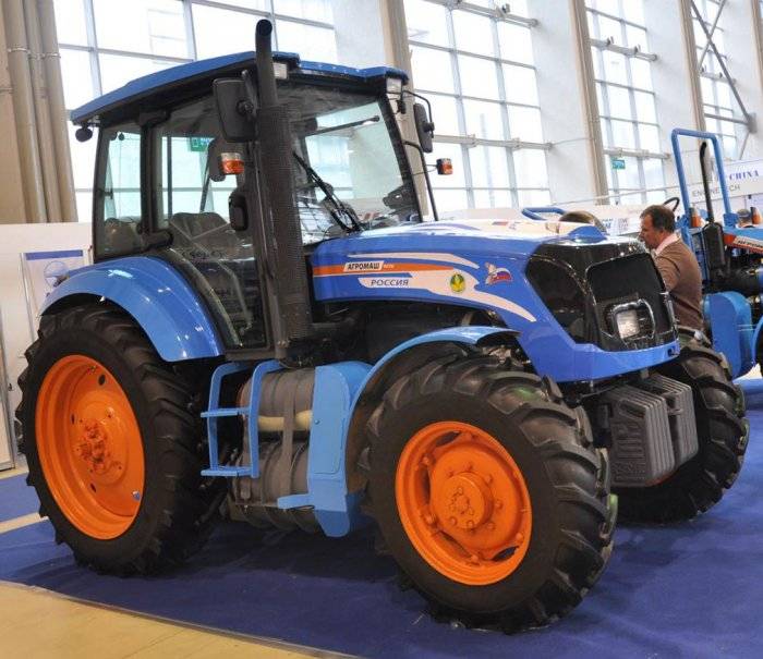 10 основных производителей тракторов из россии