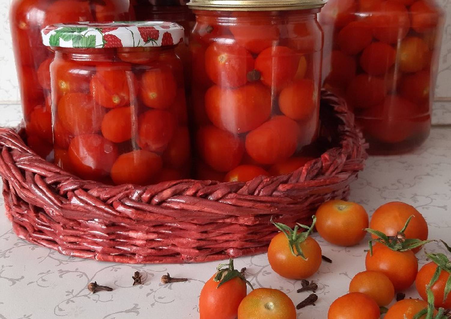 Сладкие помидоры с очень вкусным рассолом на зиму. рецепты на трехлитровую и литровую банки