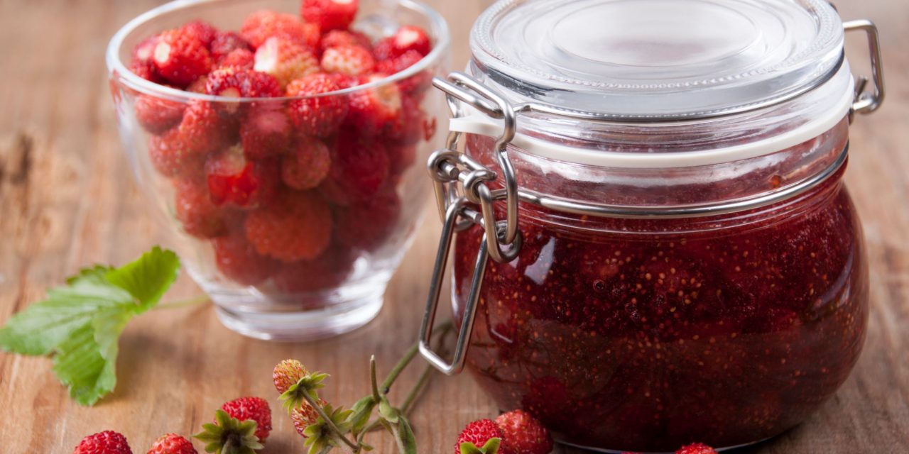 Густое варенье из клубники с целыми ягодами на зиму: 7 простых и лучших рецептов