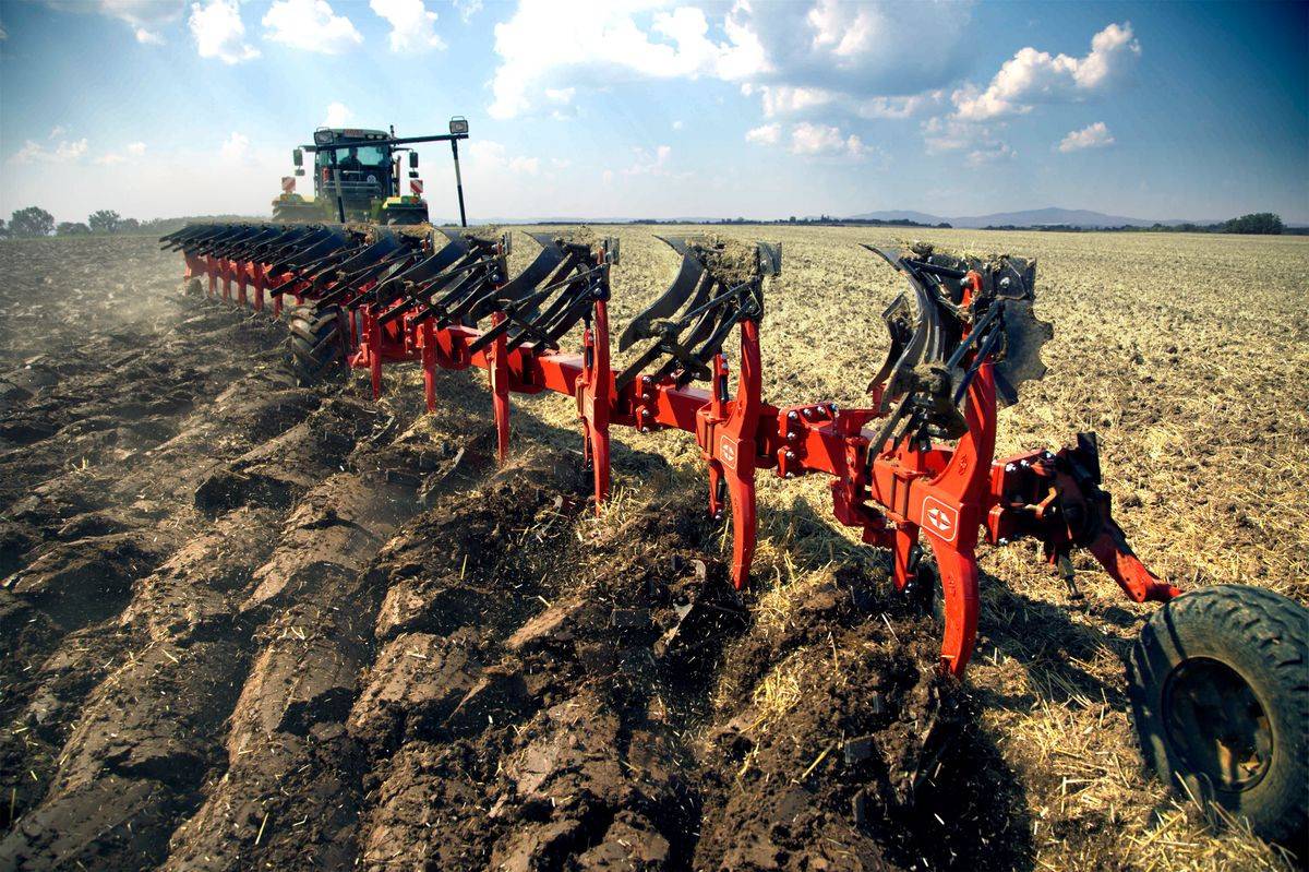 Вспашка земли: пошаговая инструкция. вспашка земли трактором: преимущества и недостатки механизированной обработки почвы нужно ли пахать поля