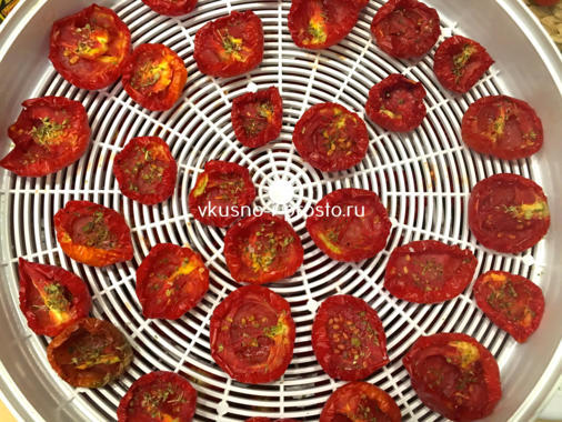 Как приготовить вяленые помидоры в сушилке на зиму в домашних условиях