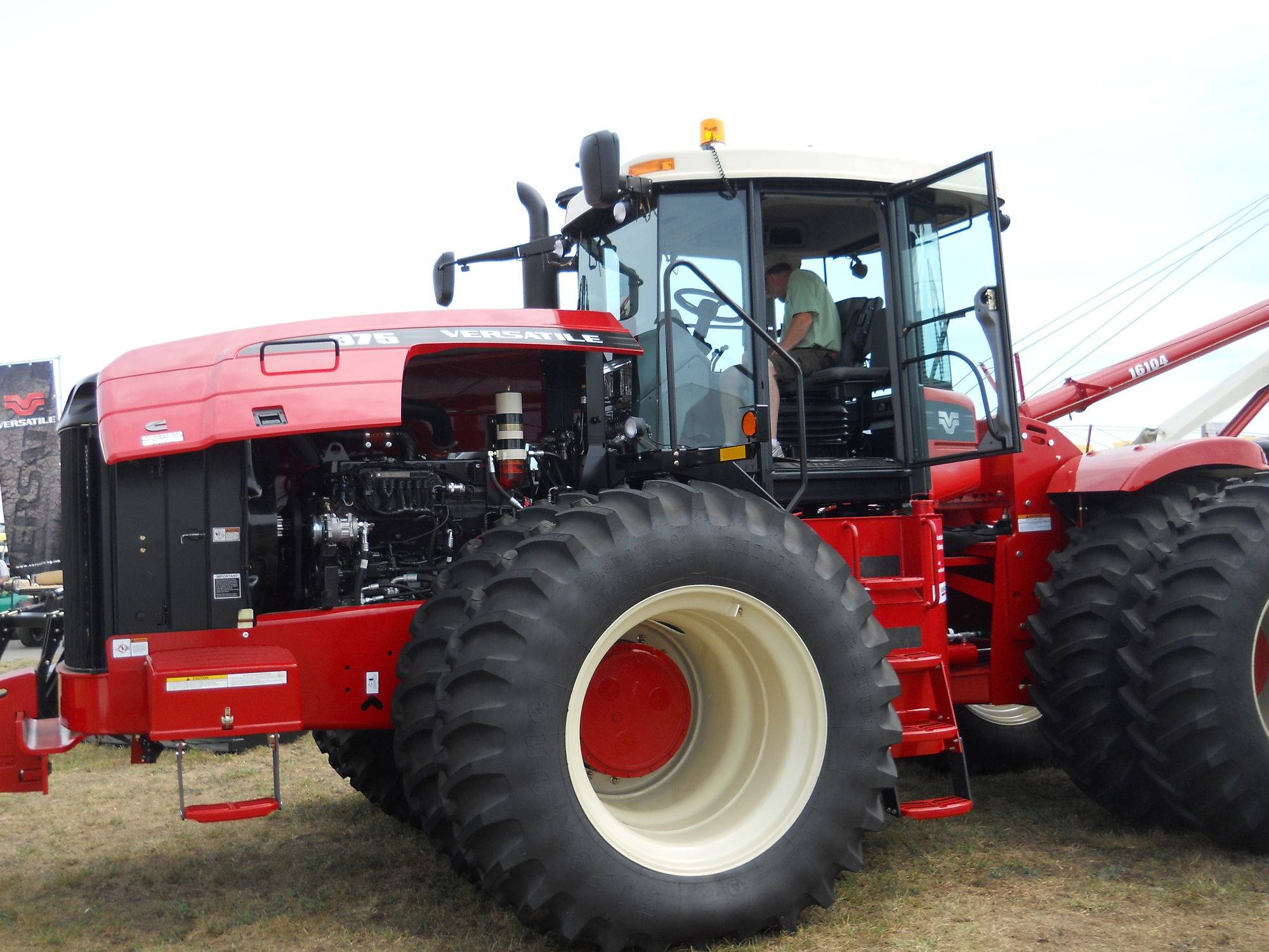 Трактор versatile 2375 - технические характеристики