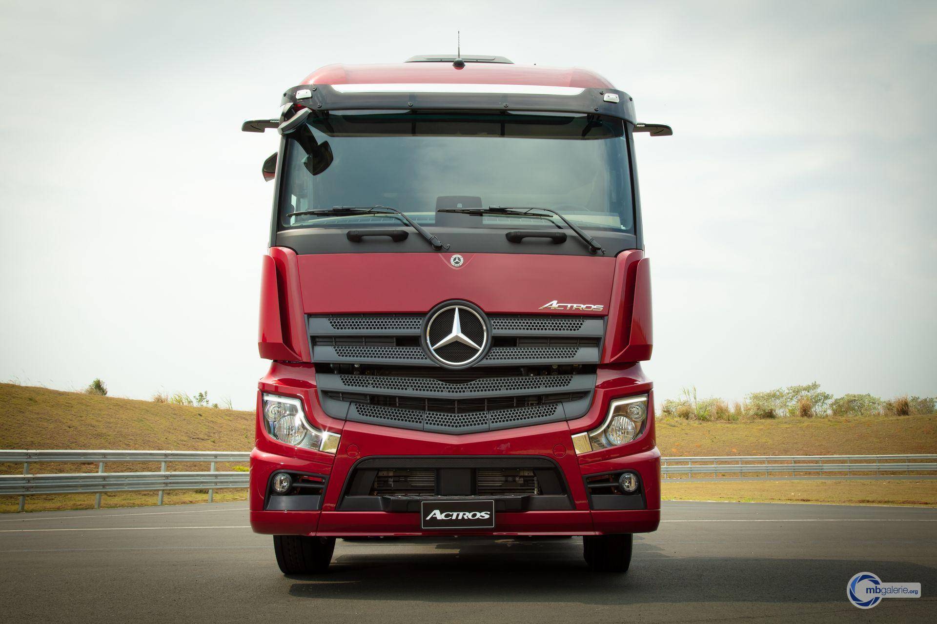 Mercedes-benz actros. лучший магистральный грузовик года