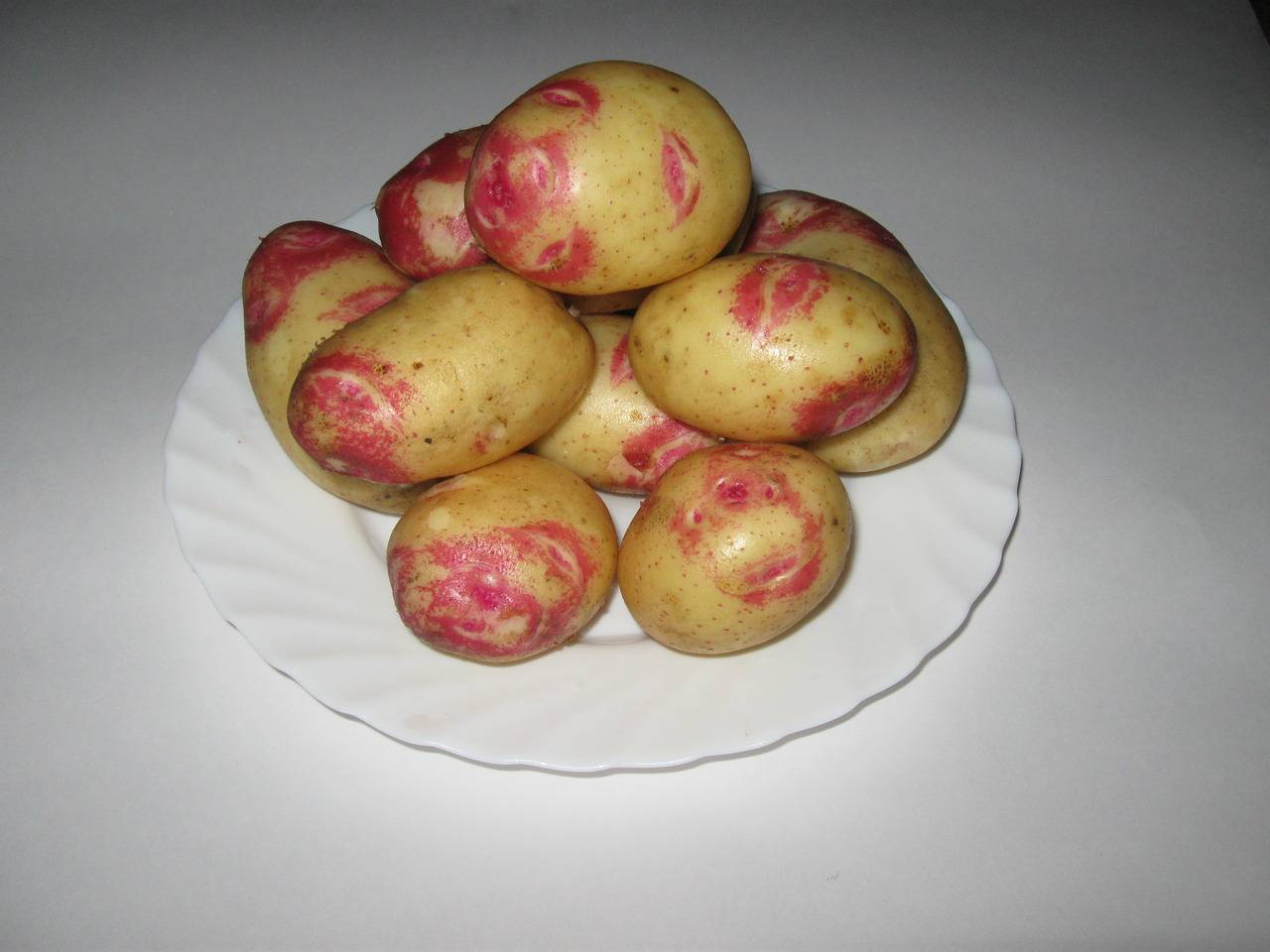 Сорт картофеля иван да марья: как выглядит на фото, а также описание и характеристика картошки, основные особенности, преимущества, недостатки и правила выращивания