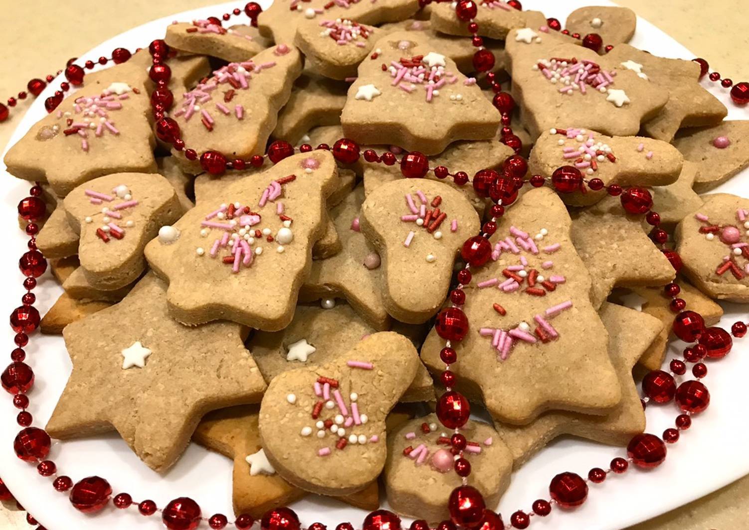 Новогоднее печенье своими руками – лучшие рецепты с фото. праздничное новогоднее печенье с предсказаниями: пожелания, украшение