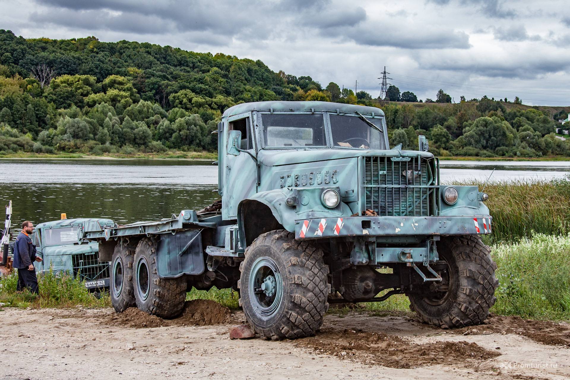 Характеристики советского тяжелого грузовика-вездехода краз-255б лаптежник