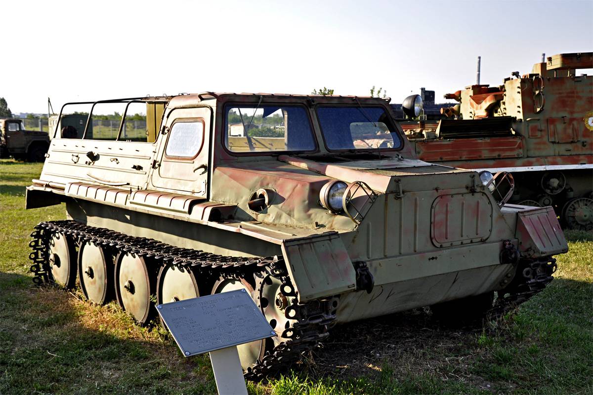Газ-71 - тягач-вездеход, гусеничный бронированный транспортёр :: syl.ru