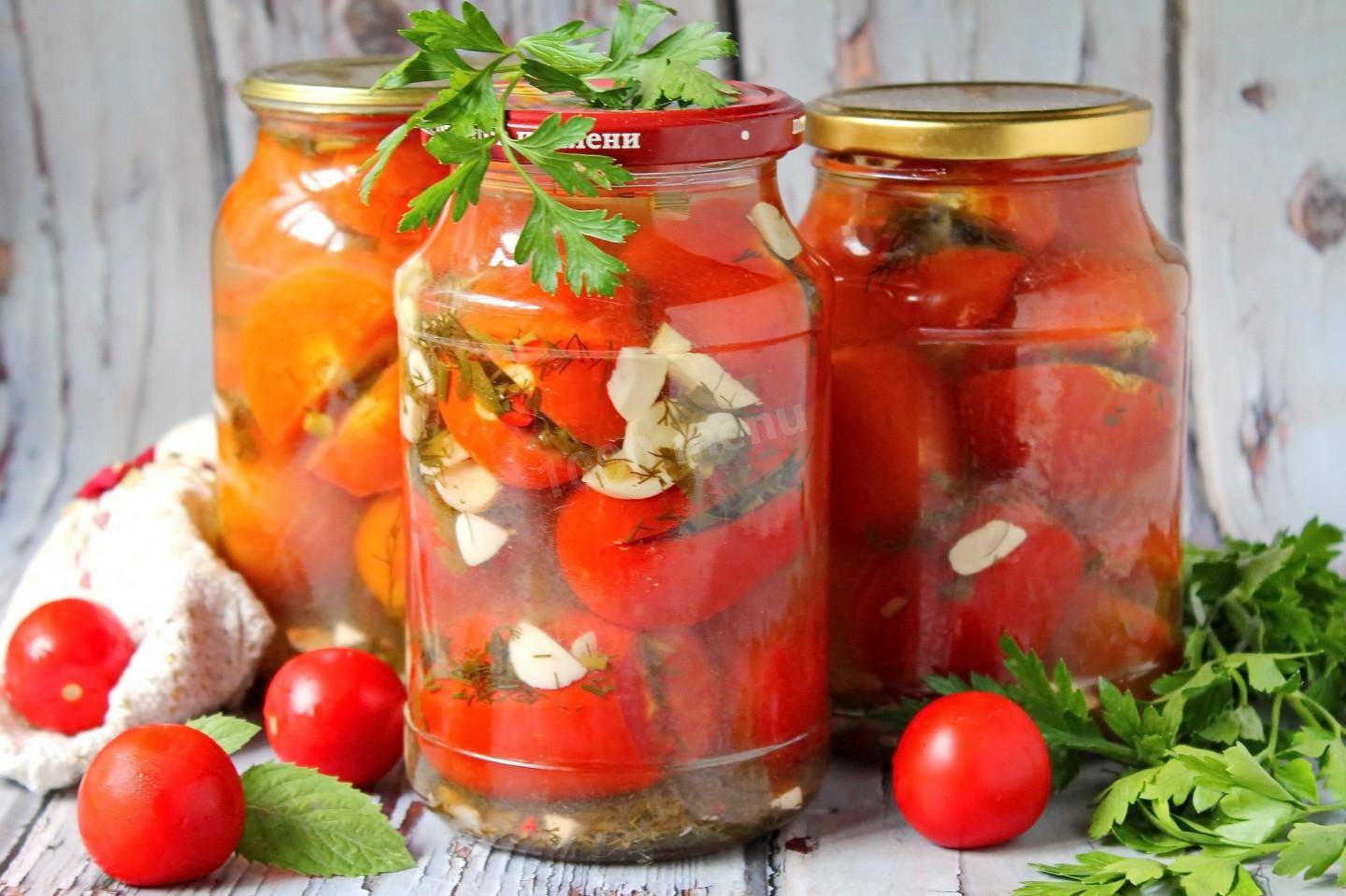 Как правильно приготовить маринованные по-польски помидоры на зиму и где лучше хранить заготовки
